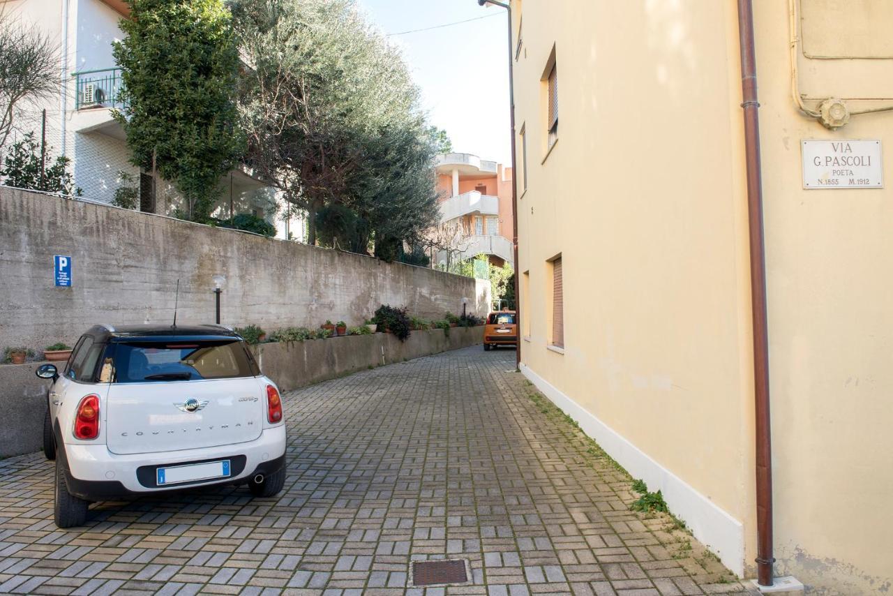S34 - Sirolo, quadrilocale in centro arredato con gusto Esterno foto